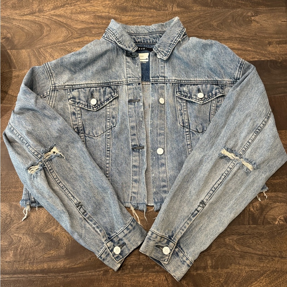 Cropped/oversized jean jacket, size L